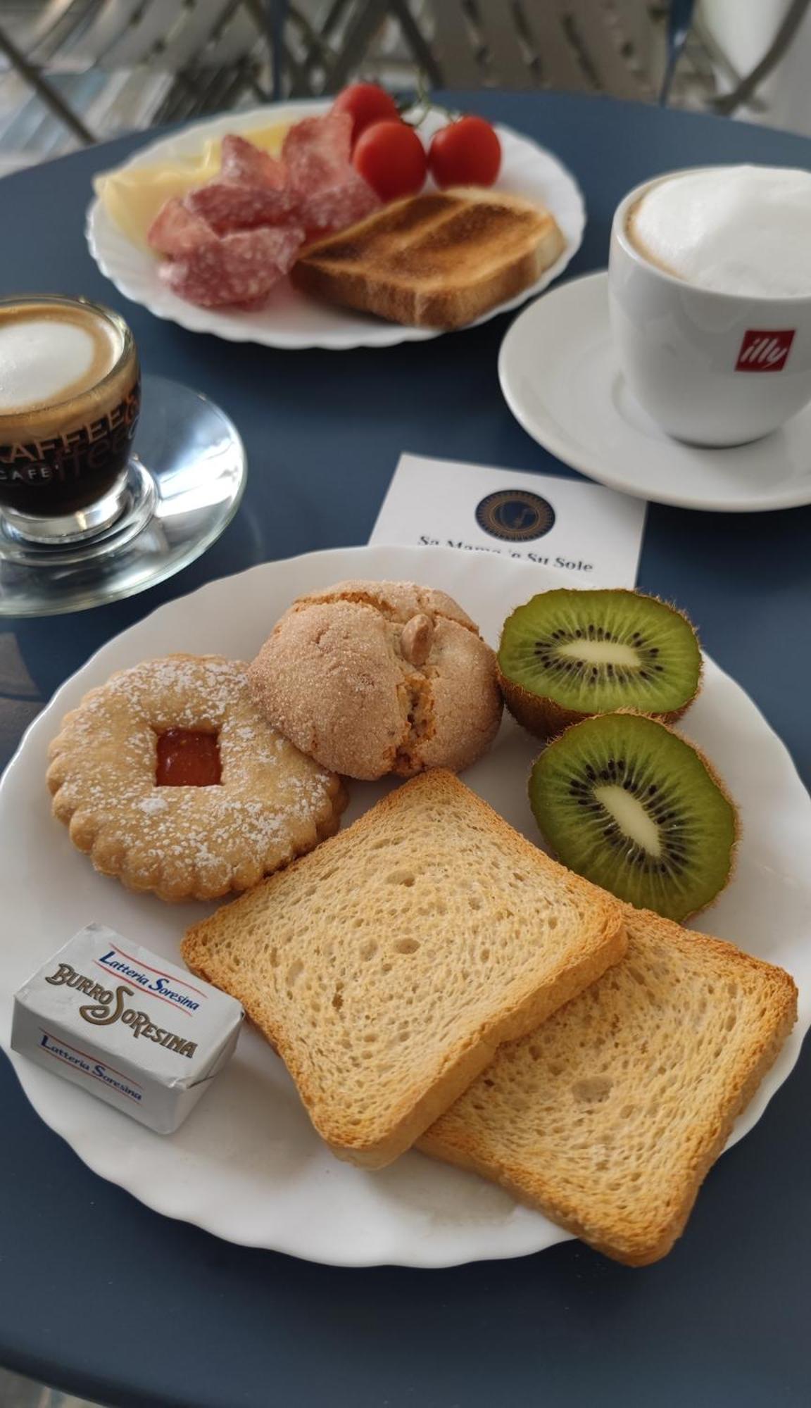 Sa Mama 'E Su Sole Bed & Breakfast Cagliari Exterior photo